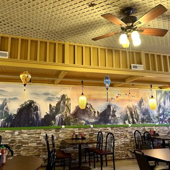 Pho 39 - the interior of a chinese restaurant - Vietnamese Near Me - Portland, Oregon Pho 39 - the interior of a chinese restaurant - Vietnamese Near Me - Portland, Oregon