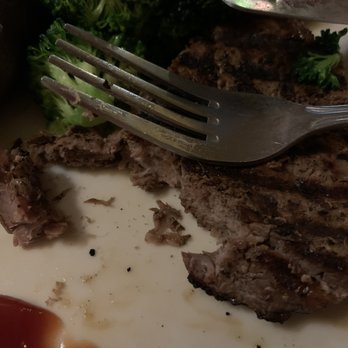 Applebee's Grill + Bar - Dried out, over cooked, salted, & peppered steak! - American Near Me - Puyallup, Washington
