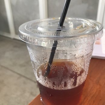 Houndstooth Coffee Sylvan 30 - Coffee & Tea Near Me - Dallas, Texas