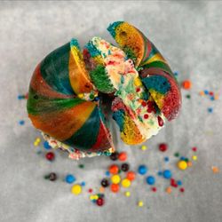 904 Bagels and More - Outrageous - Birthday cake bagel