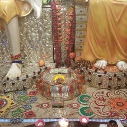 Om Sai Mandir - Guru Charanam, sadah  namami !