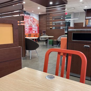 McDonald's - Seating area - Burgers Near Me - McAlester, Oklahoma