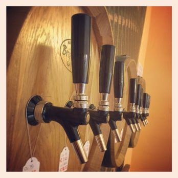 Il Grappolo Divino - Nove tipo di vino sfuso piemontese: quattro Rossi, un Rosato e quattro Bianchi - Beer, Wine & Spirits Near Me - Biella, BI
