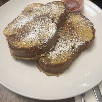 Broken Yolk Cafe - Classic French Toast - Breakfast & Brunch Near Me - San Diego, California Broken Yolk Cafe - Classic French Toast - Breakfast & Brunch Near Me - San Diego, California