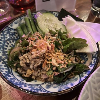 Mahaniyom - Duck meet - Cocktail Bars Near Me - Brookline, Massachusetts