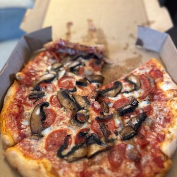 Enzo’s Pizza - Pepperoni-sausage-portabella - perfection - Pizza Near Me - Prior Lake, Minnesota Enzo’s Pizza - Pepperoni-sausage-portabella - perfection - Pizza Near Me - Prior Lake, Minnesota