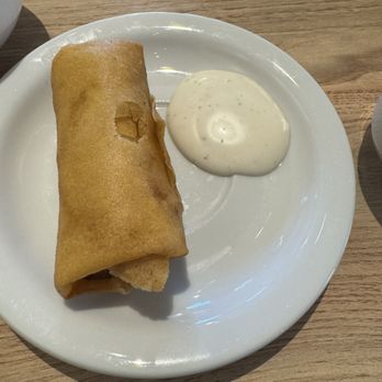 White Peony - Egg roll with chicken avocado and tomato very light - Chinese Near Me - Tracy, California White Peony - Egg roll with chicken avocado and tomato very light - Chinese Near Me - Tracy, California