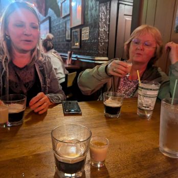 Howard's - Bars Near Me - Stillwater, Minnesota