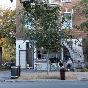 Noble Café - Exterior seating of Noble Café - Coffee & Tea Near Me - Montreal, Quebec Noble Café - Exterior seating of Noble Café - Coffee & Tea Near Me - Montreal, Quebec