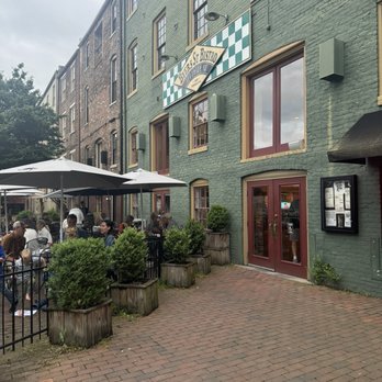 Byers Street Bistro - Entrance - New American Near Me - Staunton, Virginia