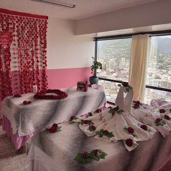 Mia Thai Massage - Valentine's Day room - Massage Near Me - Honolulu, Hawaii Mia Thai Massage - Valentine's Day room - Massage Near Me - Honolulu, Hawaii