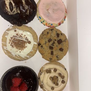 Crumbl - Gilbert - Bakeries Near Me - Gilbert, Arizona