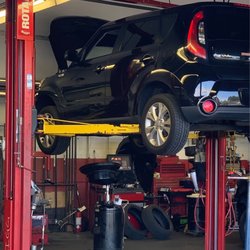 Mavis Discount Tire - Car waiting for oil change but staff constantly pulled elsewhere rather than focusing on one job at a time and running hours behind.