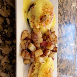 Dave's Diner - Eggs Benedict