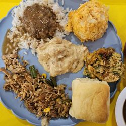Southern Mama’s Kitchen - Chicken fried rice, hamburger steak gravy and rice, macaroni and cheese, chicken bacon ranch, broccoli casserole
