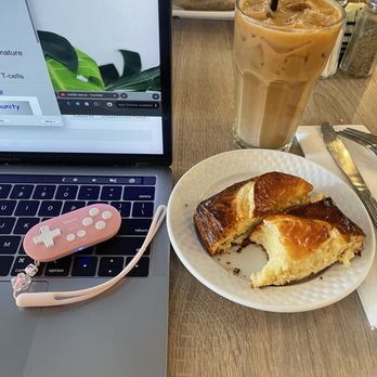 Le Cafe Du Val - Pastry - Cafes Near Me - Henderson, Nevada