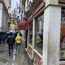Burger King - Outside