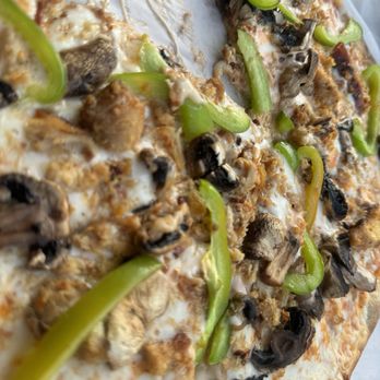Grtnak - Chicken pizza - Breakfast & Brunch Near Me - Burbank, California Grtnak - Chicken pizza - Breakfast & Brunch Near Me - Burbank, California
