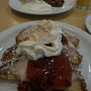Sweet Toast Café - French Toast Combo - Breakfast & Brunch Near Me - Naperville, Illinois Sweet Toast Café - French Toast Combo - Breakfast & Brunch Near Me - Naperville, Illinois