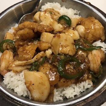 Joy Yee Noodle - Scallops and meat over rice - Chinese Near Me - Chicago, Illinois