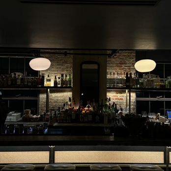 12 Cocktail Bar