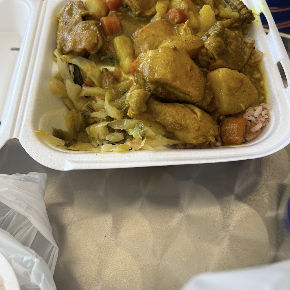 Mad O Caribbean and Seafood - Curry Chicken - Seafood Near Me - Jacksonville, Florida