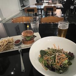 Delish Bistro - Wagyu burger