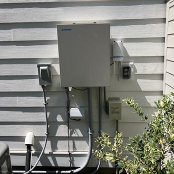 Harless Power Systems - Installation of a pool's new electrical and automation system. - Electricians Near Me Harless Power Systems - Installation of a pool's new electrical and automation system. - Electricians Near Me