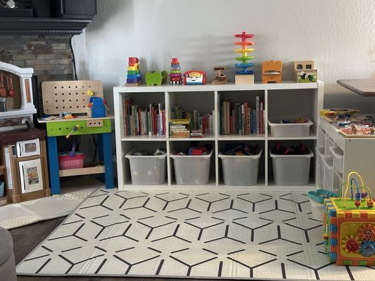 Early Learning & Kindergarten Readiness - Building Confidence & Independence Every Day - Every day at Evelyn's Bilingual Daycare is filled with purposeful learning activities designed to prepare your child for kindergarten and beyond. From literacy and number recognition to potty training support and social-emotional development, we focus on the milestones that matter most. Our individualized attention ensures each child progresses at their own pace — building the confidence and self-sufficiency they need to thrive in school and in life.