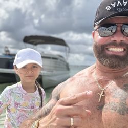 Marker 26 Boat Rental