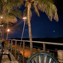 Square Grouper Tiki Bar - Outside