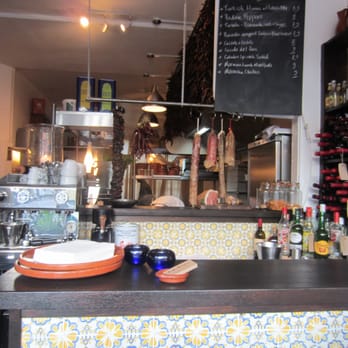 Del Parc - Looking in from the bar area - Spanish Near Me - London, XGL