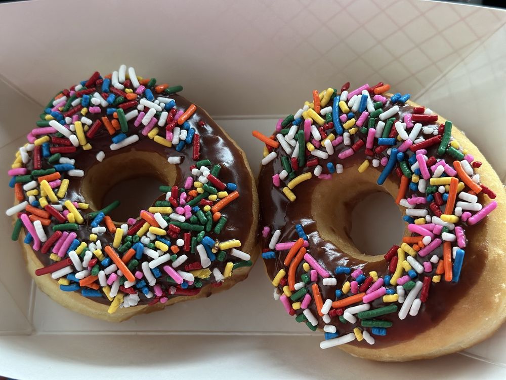 Ada Donuts Logo