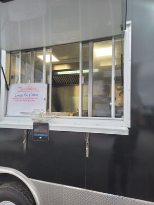 Yummy's Hot Chicken by null