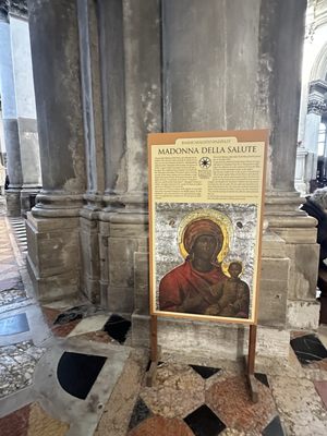 Basilica Santa Maria della Salute by null