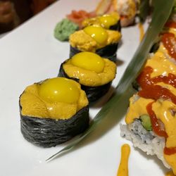 Sushi Blue - Uni with quail egg
