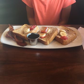 Warren's Ale House - French toast was good - New American Near Me - Wheaton, Illinois
