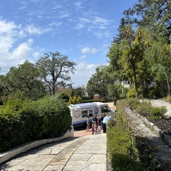 Penguin Soft Serve - Sister hired the truck for a baby sprinkle & my niece's 4th bday. The soft serve & service & person manning everything = awesome! - Food Trucks Near Me