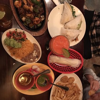 Tacos Matamoros - Mix fajitas with tortillas and rice bean guacamole salsa plate, and my friend order three tacos and chicken nuggets kids meal. - Mexican Near Me - Brooklyn, New York Tacos Matamoros - Mix fajitas with tortillas and rice bean guacamole salsa plate, and my friend order three tacos and chicken nuggets kids meal. - Mexican Near Me - Brooklyn, New York
