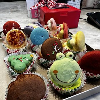 Oh Honey Macaron - Assorted macarons - tried them all and so tasty, not too sweet - Cafes Near Me - Mountain View, California Oh Honey Macaron - Assorted macarons - tried them all and so tasty, not too sweet - Cafes Near Me - Mountain View, California