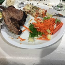 El Paisa - Tercer plato: matambre a la pizza, asado y ensalada (acá se puso sana la cosa...)