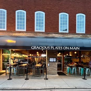 Gracious Plates on Main - Retaraunt Exterior - New American Near Me - Franklin, North Carolina