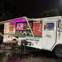 Taqueria La Ilusion - A small table in front where you can sit.