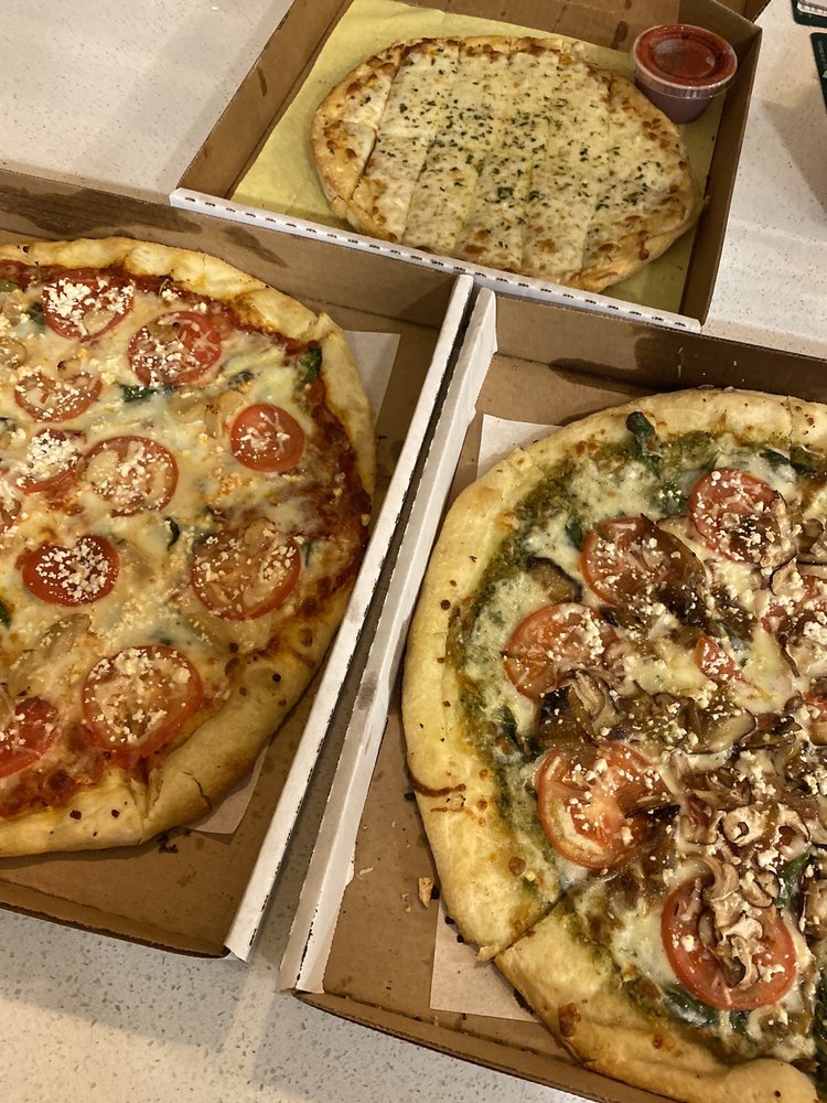 Food from Martolli's Hand Tossed Pizza