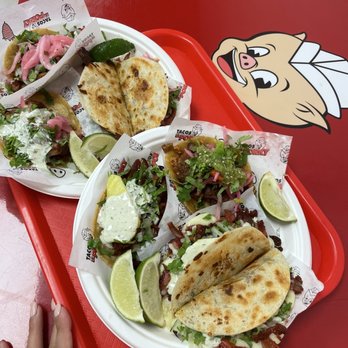 Tacos El Porky - Don't walk, RUNNNNN ITS AMAZING!!!!!!!!!!!!!!!  Best tacos ever! Highly recommended! - Tacos Near Me - Miami, Florida