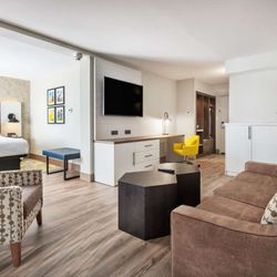 DoubleTree by Hilton Monroe Township Cranbury - Guest room