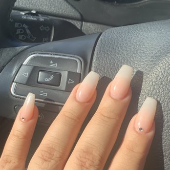 GEM Nails 1 - Coffin Natural Ombré Dip Full Set by Annie - Nail Salons Near Me - Gaithersburg, Maryland