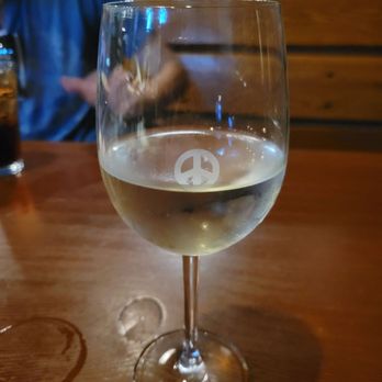 Flatbread - Pinot Grigio - Pizza Near Me - Amesbury, Massachusetts