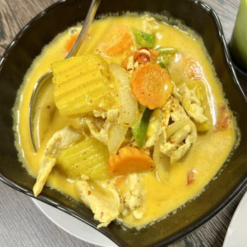 Koon Thai Kitchen - Yellow chicken curry - Thai Near Me - Concord, California Koon Thai Kitchen - Yellow chicken curry - Thai Near Me - Concord, California