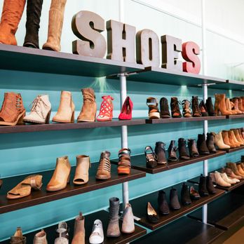 Sophie - Accessories Near Me - Joplin, Missouri